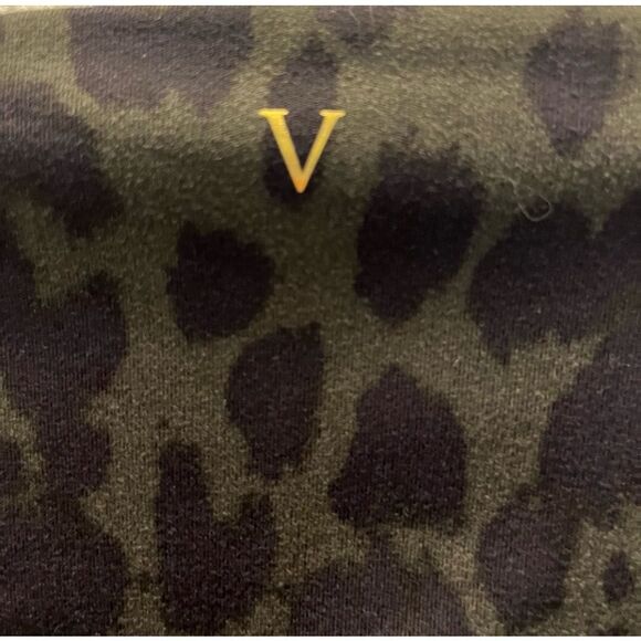 NWOT Women’s Victoria's Secret Leopard Print Leggings with side pockets and hidd - Picture 8 of 8